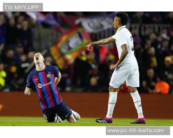 莱万因腿筋不适缺席国王杯客场比赛训练将缺阵